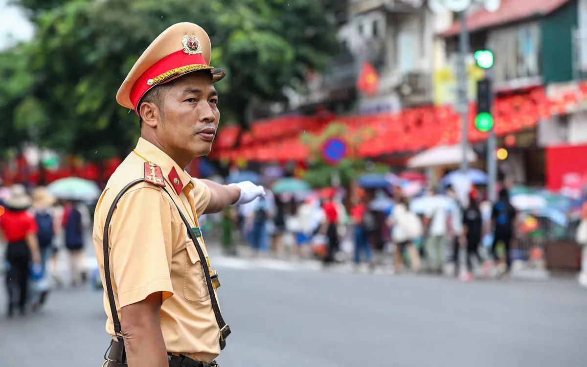 Thông báo toàn bộ người tham gia giao thông ở Hà Nội từ 7h30 ngày 11/7/2026